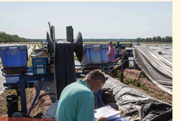 Titelbild Initiative Faire Landarbeit Bericht 2023